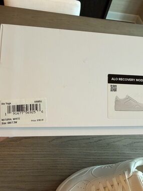 ALO Yoga Natural White Recovery Mode Sneaker Box and White Low-Top Sneaker
